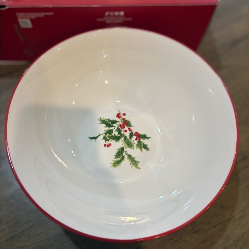 Lenox Holly Scroll Serving Bowl 2.25 Qt - Picture 3 of 7